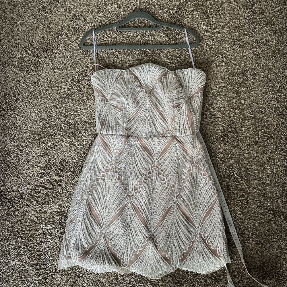 Elliatt Strapless White and Cream Dress